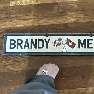 Brandy Melville signs
